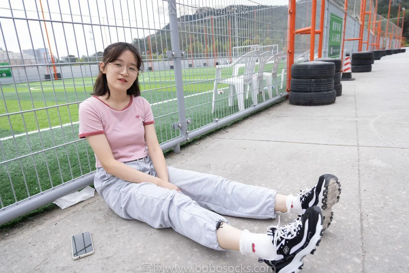 [BoBoSocks袜啵啵]NO.016 熊熊-斯凯奇运动鞋、棉袜（踩脏）、裸足 [147P]插图1